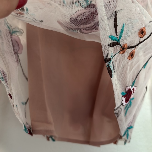 New Endless Rose Long Sleeve flowery Top - Picture 3 of 8